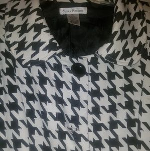 Black & white hound tooth pattern